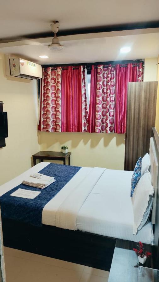 Hotel Golden Galaxy - Santacruz East Mumbai Ngoại thất bức ảnh