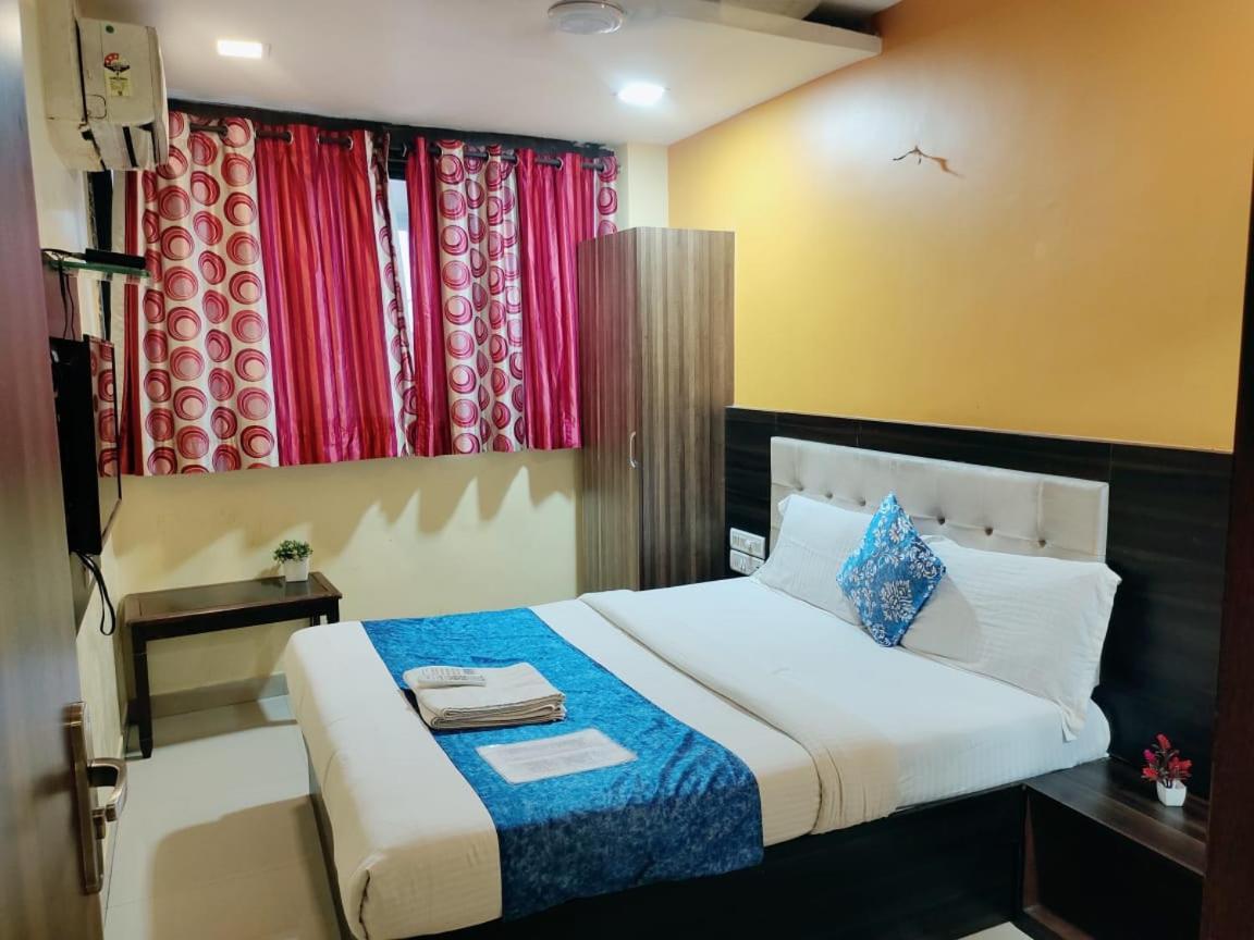 Hotel Golden Galaxy - Santacruz East Mumbai Ngoại thất bức ảnh