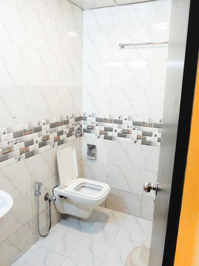 Hotel Golden Galaxy - Santacruz East Mumbai Ngoại thất bức ảnh
