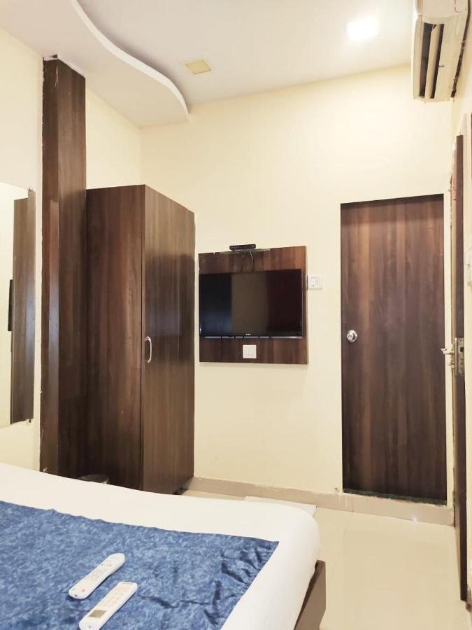 Hotel Golden Galaxy - Santacruz East Mumbai Ngoại thất bức ảnh