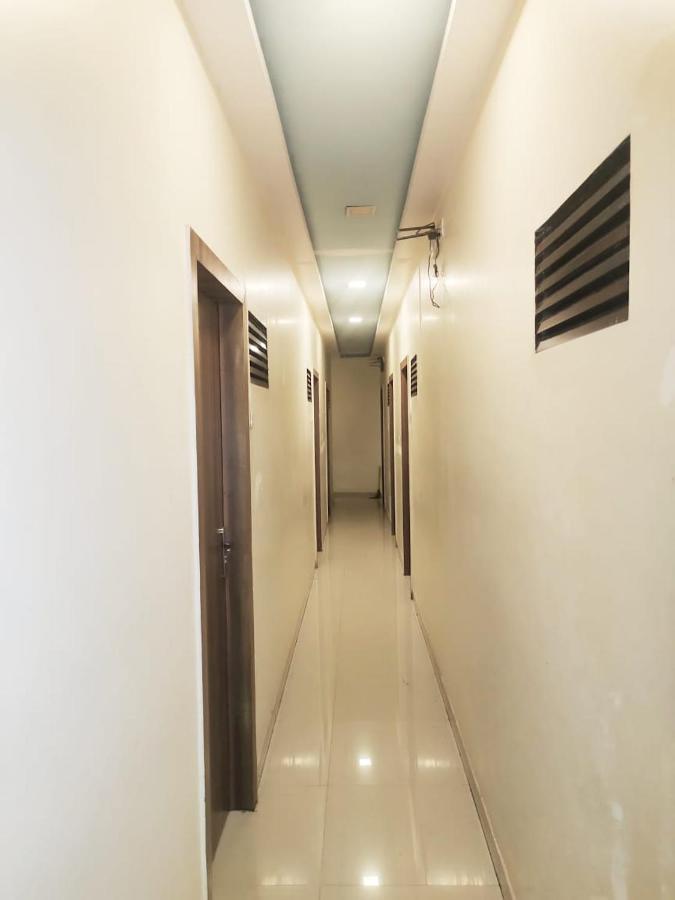 Hotel Golden Galaxy - Santacruz East Mumbai Ngoại thất bức ảnh