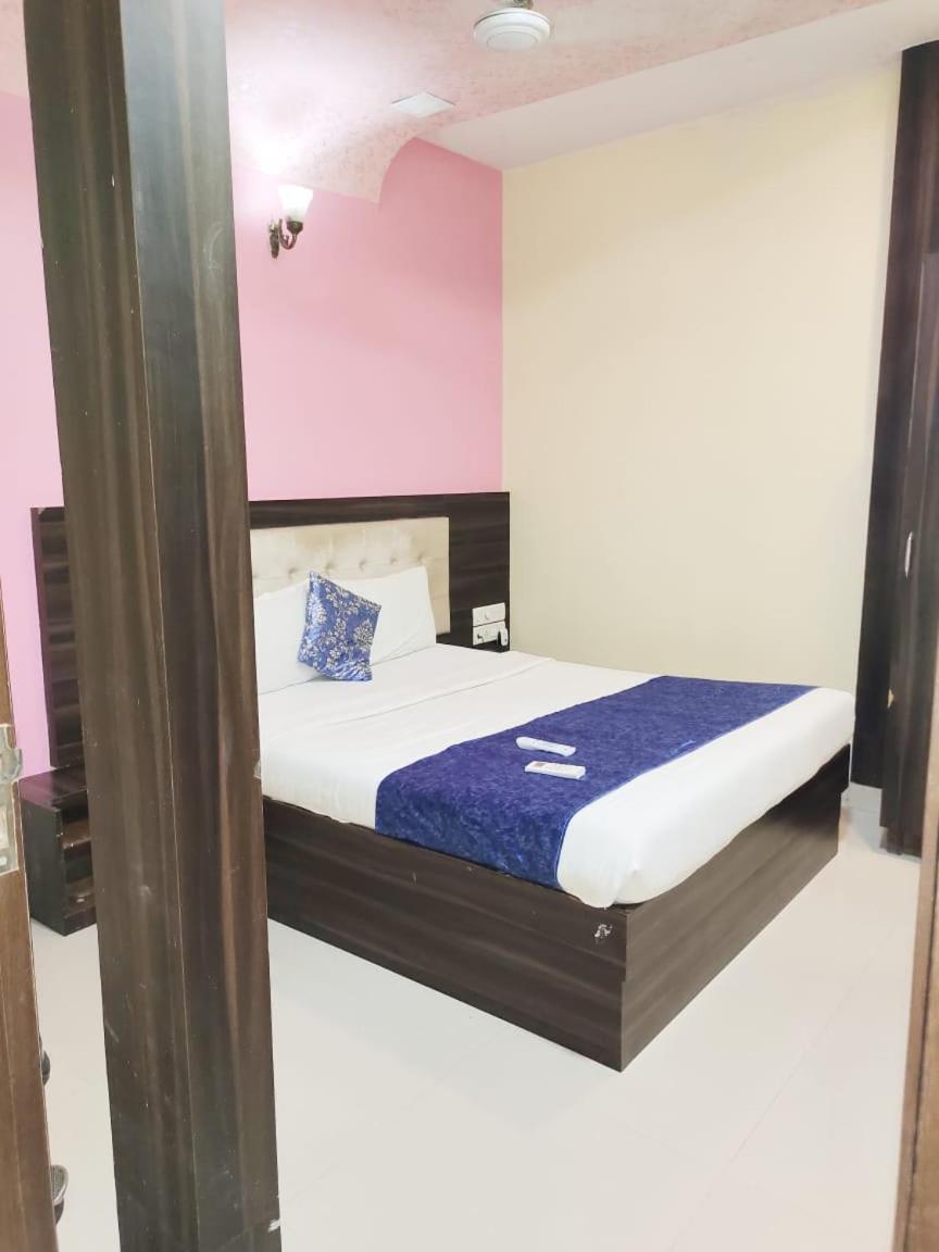 Hotel Golden Galaxy - Santacruz East Mumbai Ngoại thất bức ảnh